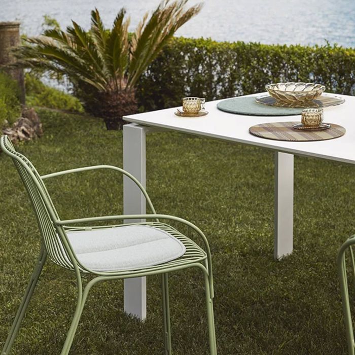 Table Four Outdoor