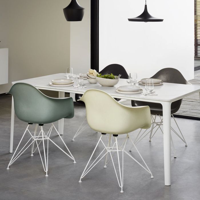 Eames Fiberglass Armchair DAR