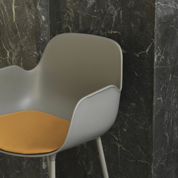 Chaise de bar Form avec accoudoirs