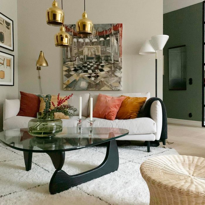Coffee table 
