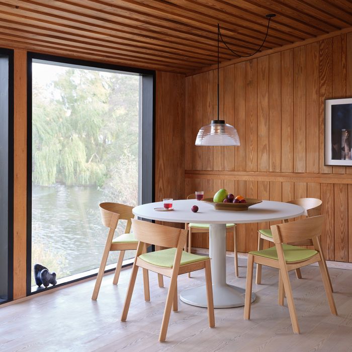 Table Midst