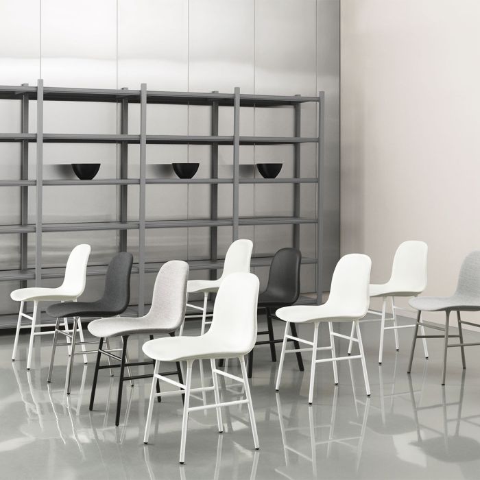 Chaise Form pieds en acier