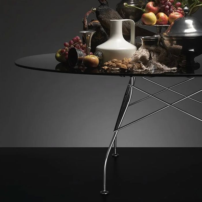 Glossy noir ovale