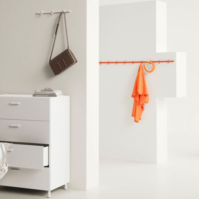 Hook rail