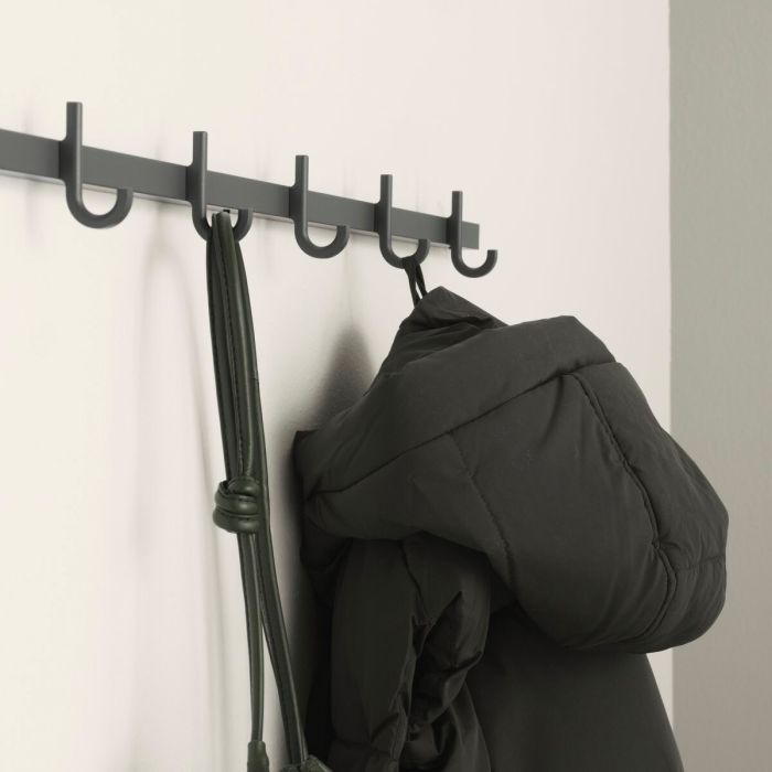 Hook rail