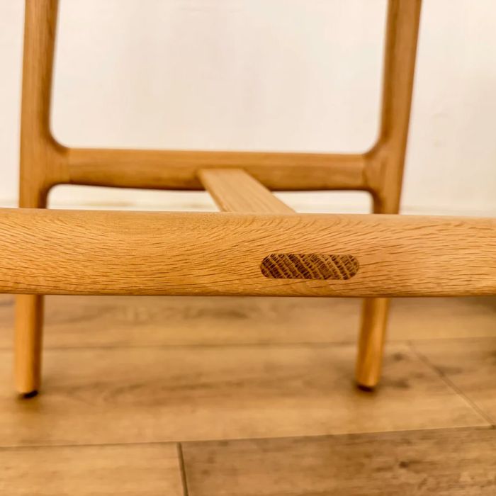 Odd Tabouret