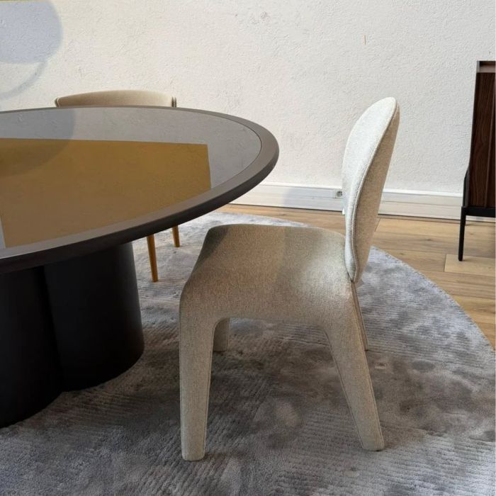 Tara Chaise
