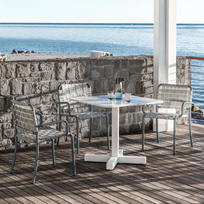 Chaise avec accoudoirs Inout 824