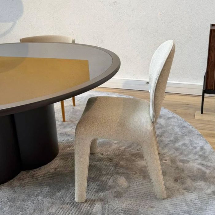 Tara Chaise