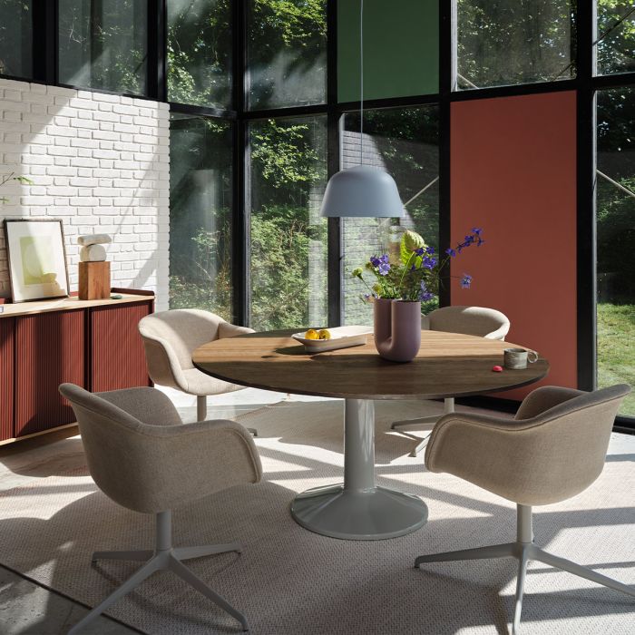Table Midst