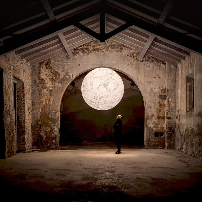 Moon - Suspension
