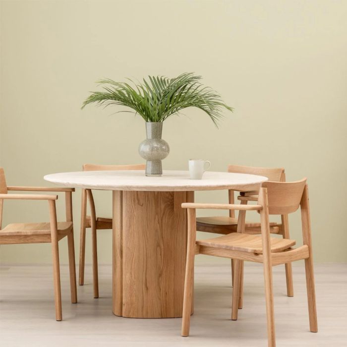 Poise Chaise