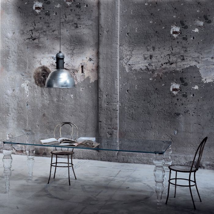 Table Post Modern