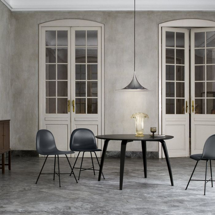 Gubi Dining table - Ronde - Frêne Noir (Outlet)