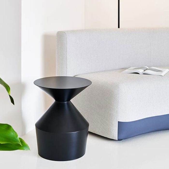 Table d'appoint Shape Quickship